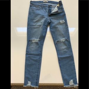 Madewell 
9" High-Rise Skinny Jeans Destructed-Hem
